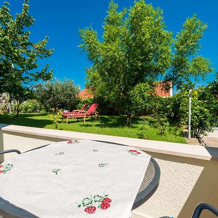 Villa Nona ツァヴタット エクステリア 写真