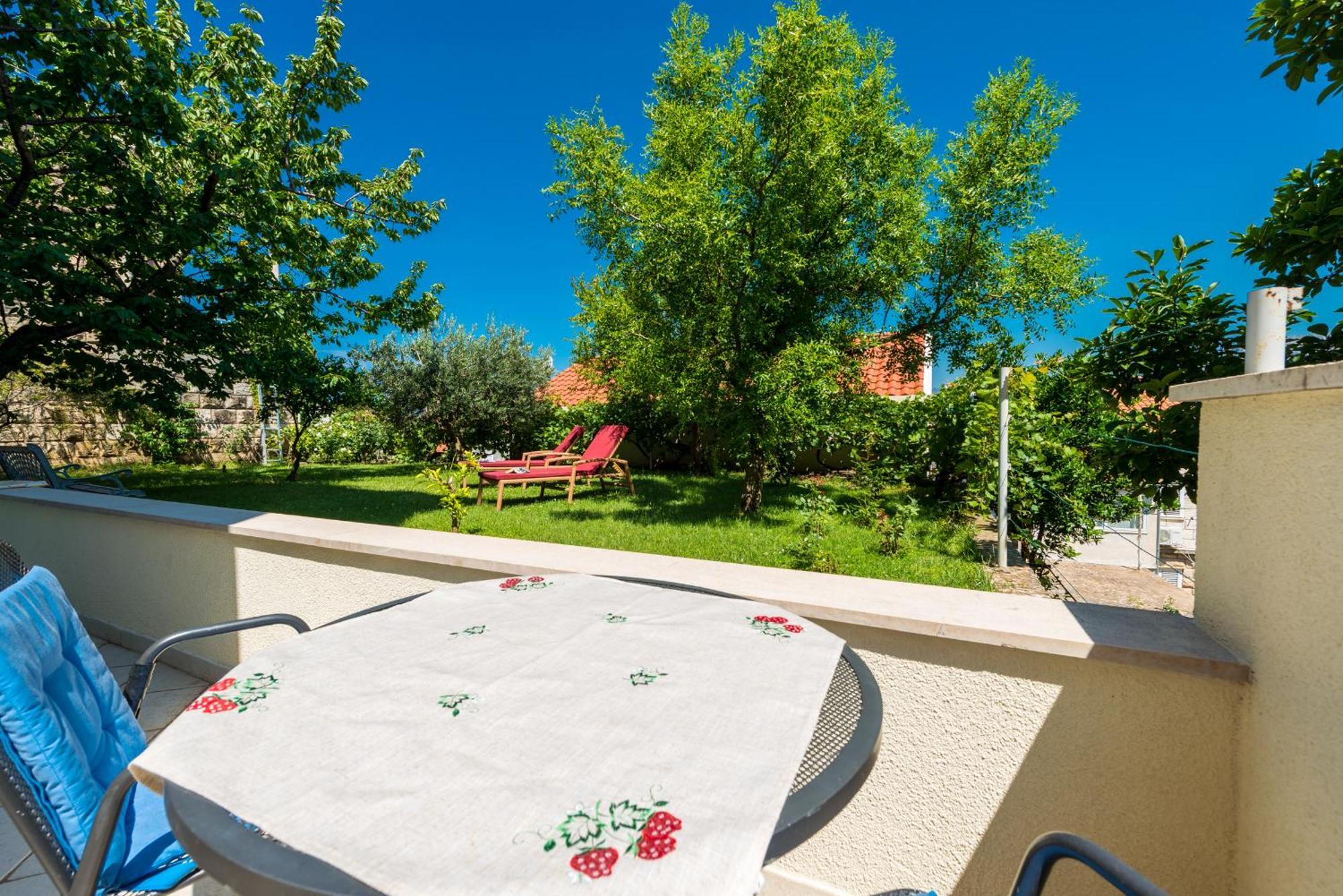 Villa Nona ツァヴタット エクステリア 写真